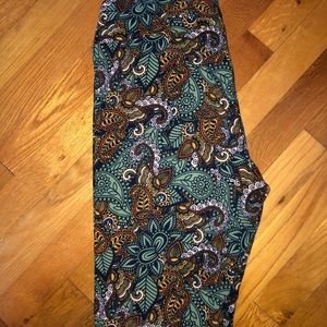 LuLaRoe Tall & Curvy Leggings